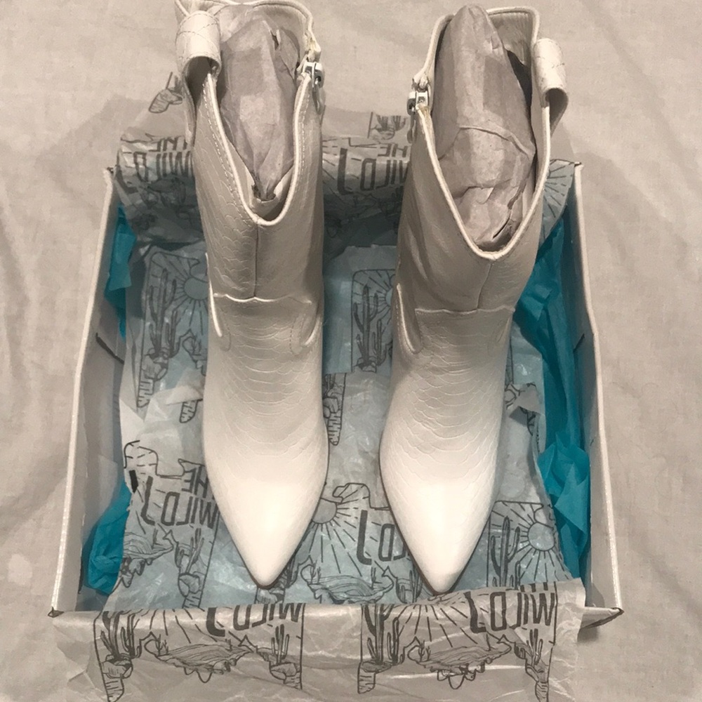 Mata Cosmic “Slayer” Cowgirl Boots White Embossed Snake Mid Calf 7 - Picture 13 of 16